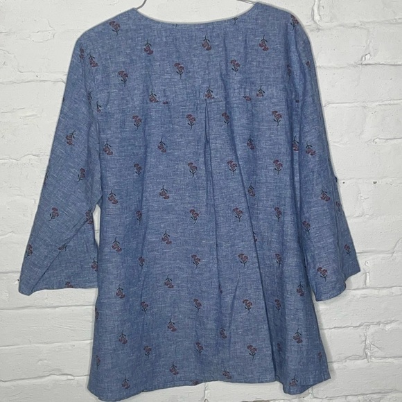 Christopher & Banks Top L - Picture 2 of 3